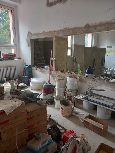 PROBÍHÁ REKONSTRUKCE ŠJ